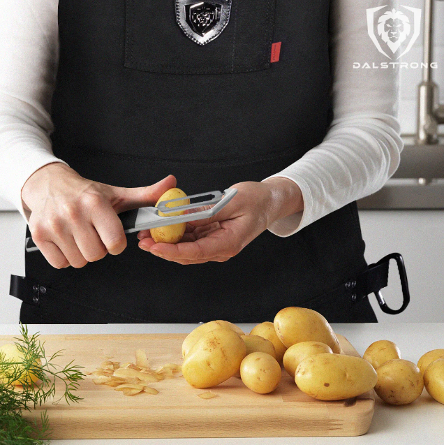 Peeling a potato using the Swivel Straight Peeler | 3 Blades Case | proformapeakmarketing